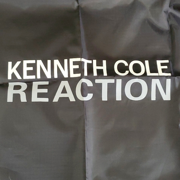 Kenneth Cole Reaction Drawstring Nylon Bag.  NWOT - Picture 1 of 2